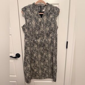 MM Lafleur Textured Cap-Sleeve Shift Dress in Gray and Cream